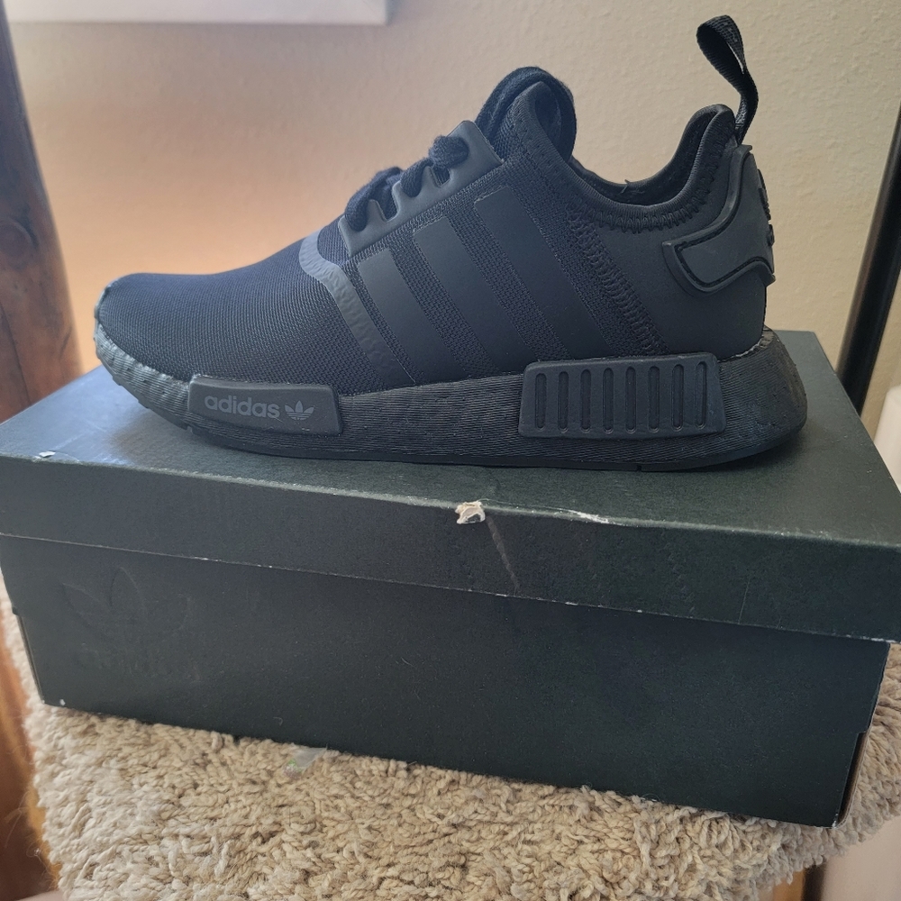 New Adidas NMD R1